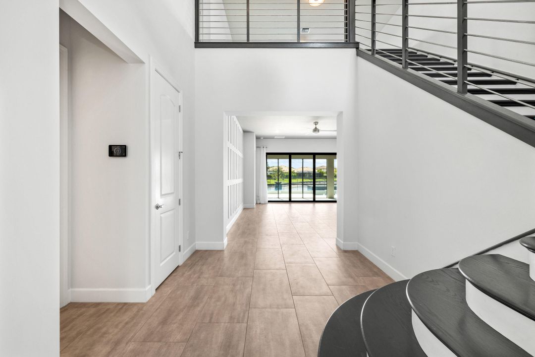 待售: $2,390,000 (6 贝兹, 4 浴室, 4553 平方英尺)