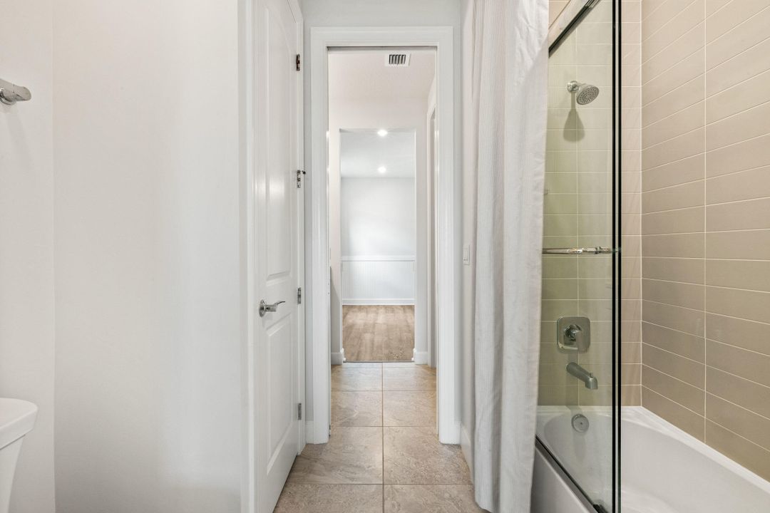 待售: $2,390,000 (6 贝兹, 4 浴室, 4553 平方英尺)