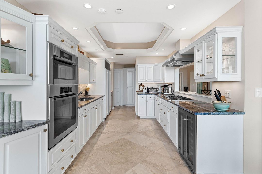 For Sale: $2,900,000 (3 beds, 3 baths, 2631 Square Feet)