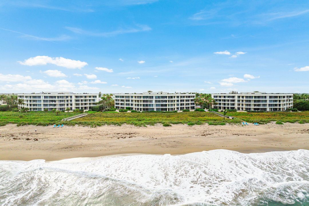 For Sale: $2,900,000 (3 beds, 3 baths, 2631 Square Feet)