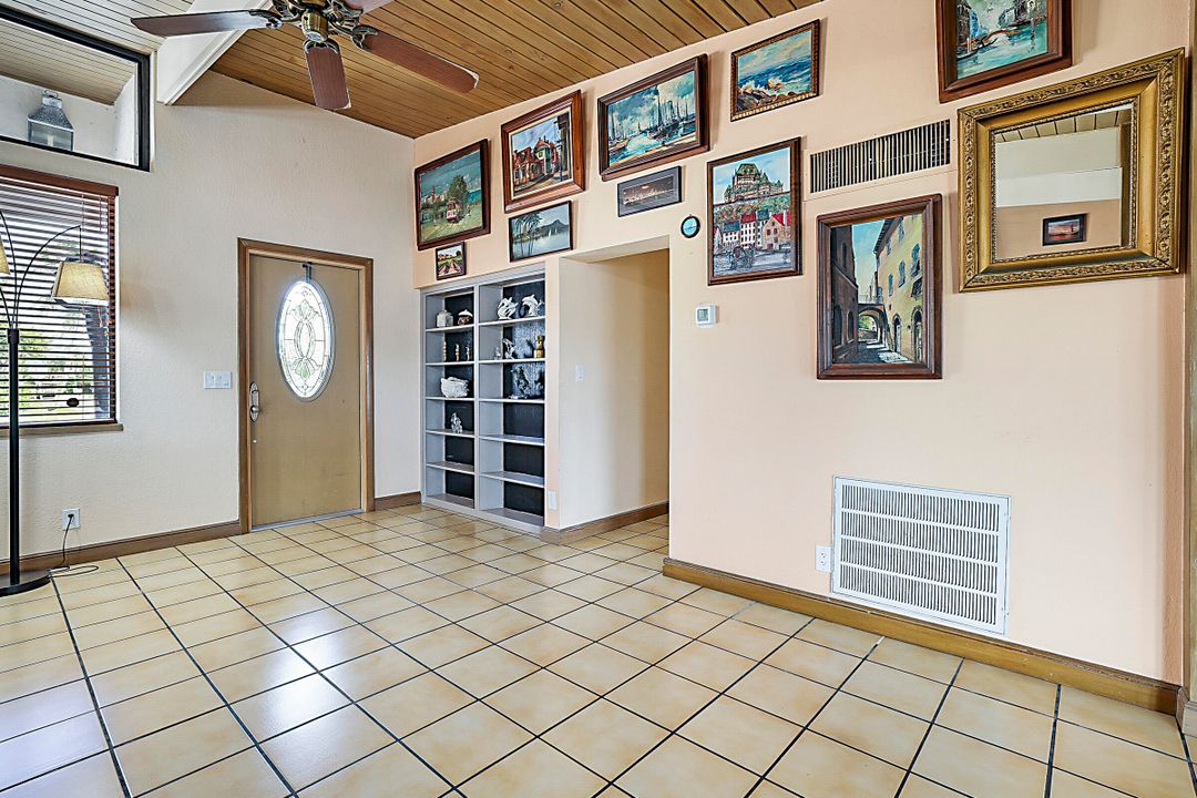 For Rent: $5,000 (2 beds, 1 baths, 2702 Square Feet)