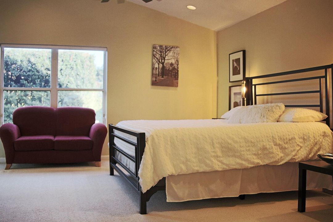 En Venta: $579,900 (3 camas, 3 baños, 2411 Pies cuadrados)