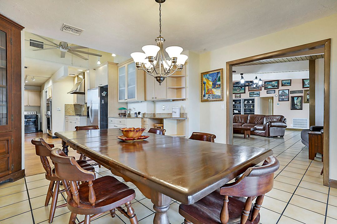 For Rent: $5,000 (2 beds, 1 baths, 2702 Square Feet)