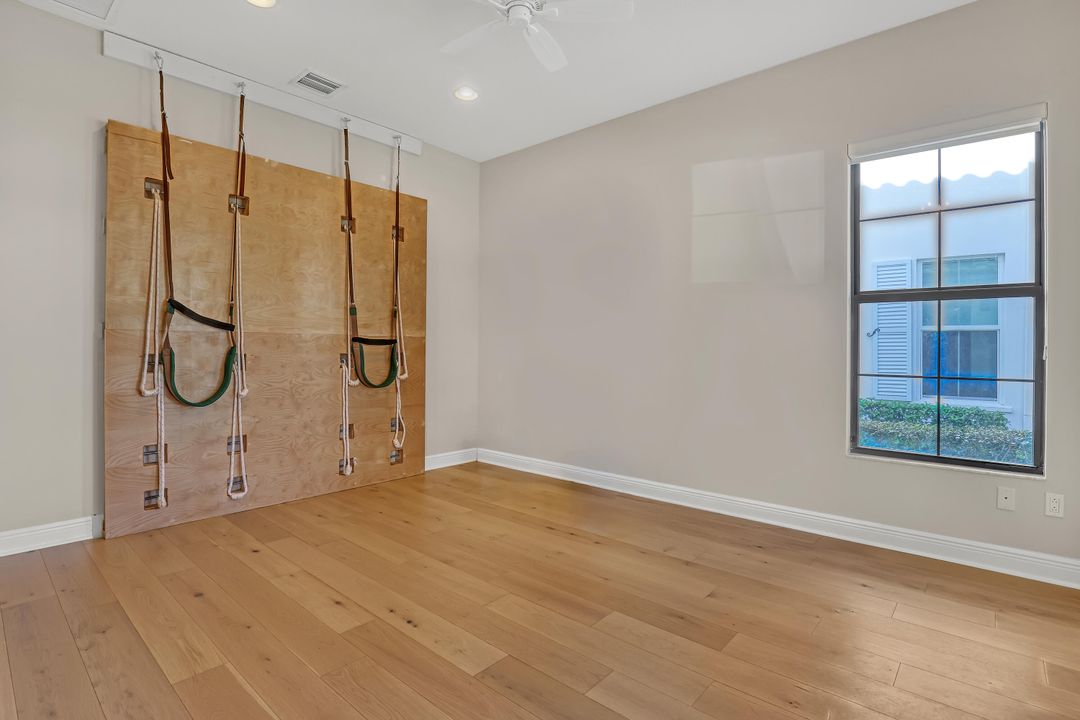 For Sale: $1,489,000 (3 beds, 3 baths, 2966 Square Feet)