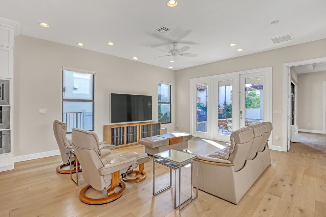 For Sale: $1,489,000 (3 beds, 3 baths, 2966 Square Feet)