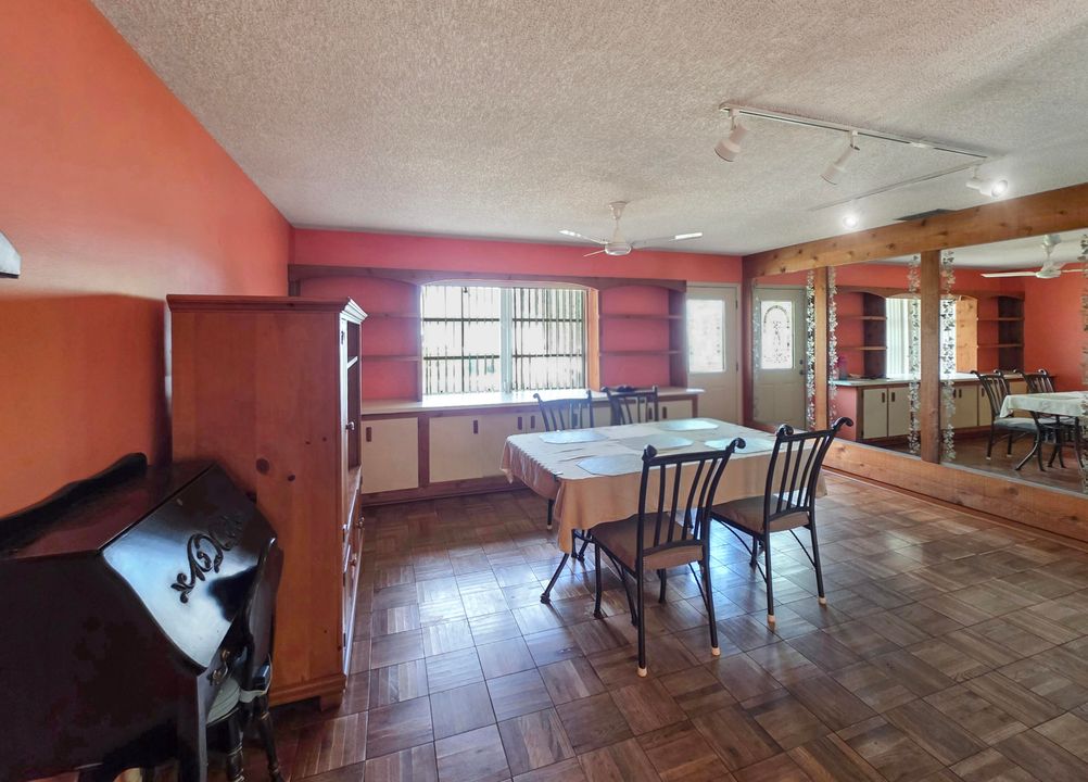 На продажу: $299,000 (3 спален, 2 ванн, 1337 Квадратных фут)