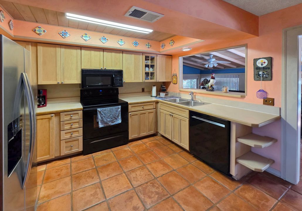 На продажу: $299,000 (3 спален, 2 ванн, 1337 Квадратных фут)