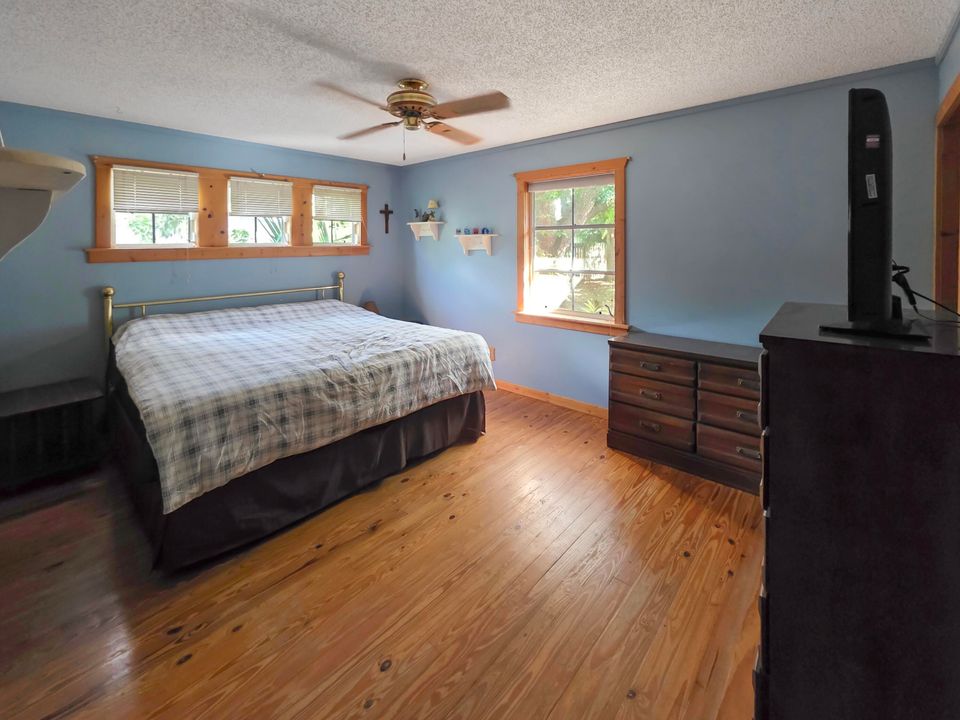 На продажу: $299,000 (3 спален, 2 ванн, 1337 Квадратных фут)