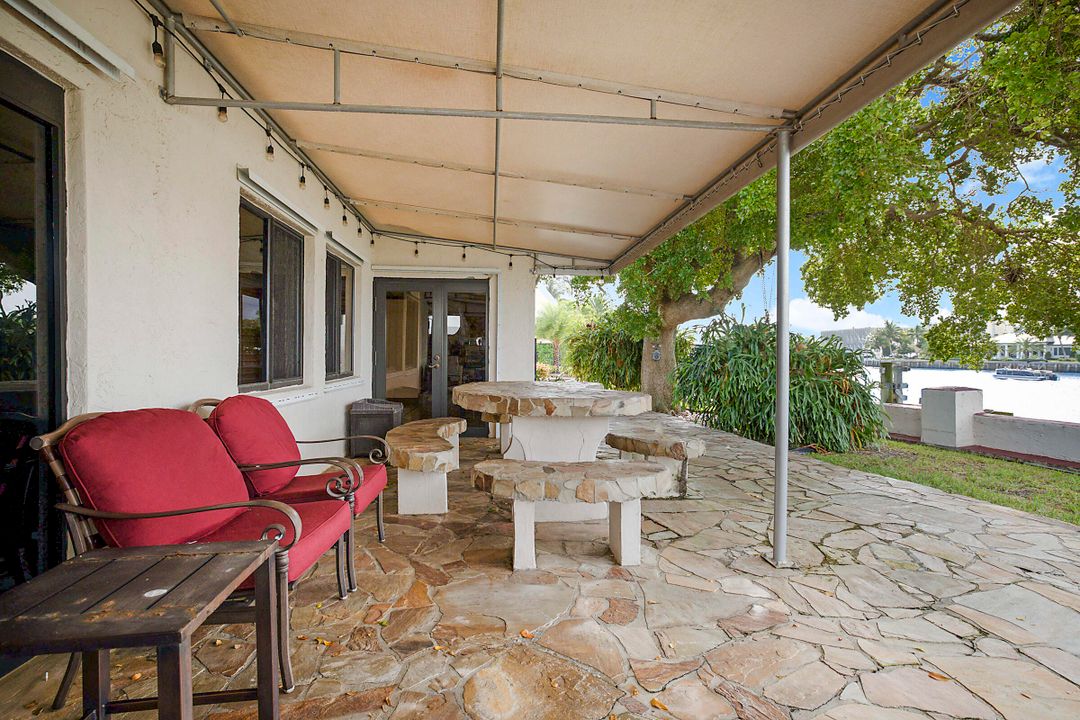 For Rent: $5,000 (2 beds, 1 baths, 2702 Square Feet)