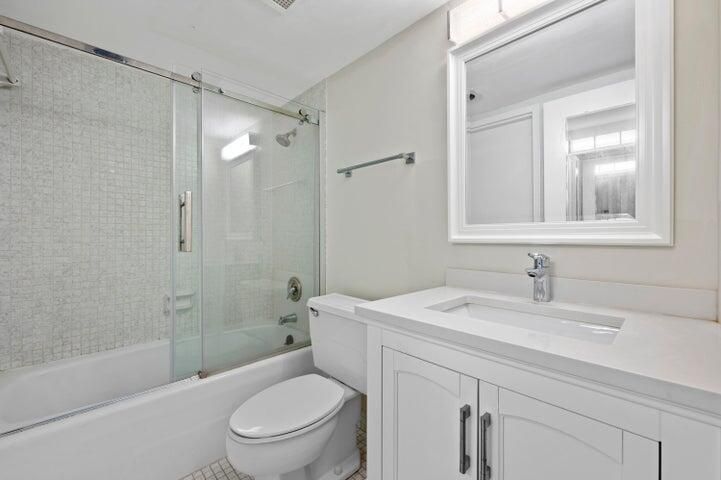 For Sale: $425,000 (2 beds, 2 baths, 1330 Square Feet)