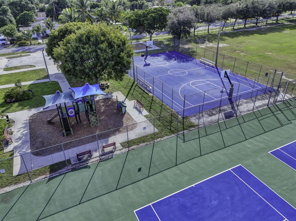 На продажу: $350,000 (3 спален, 2 ванн, 1371 Квадратных фут)