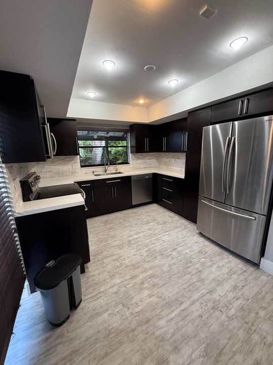 For Sale: $450,000 (2 beds, 2 baths, 1649 Square Feet)