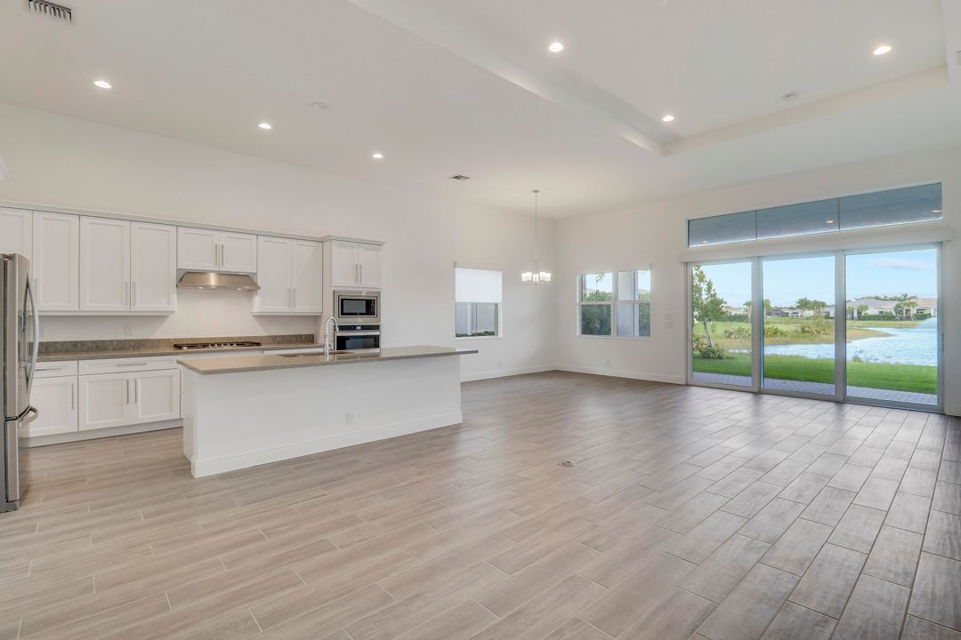 На продажу: $1,097,000 (2 спален, 2 ванн, 2409 Квадратных фут)