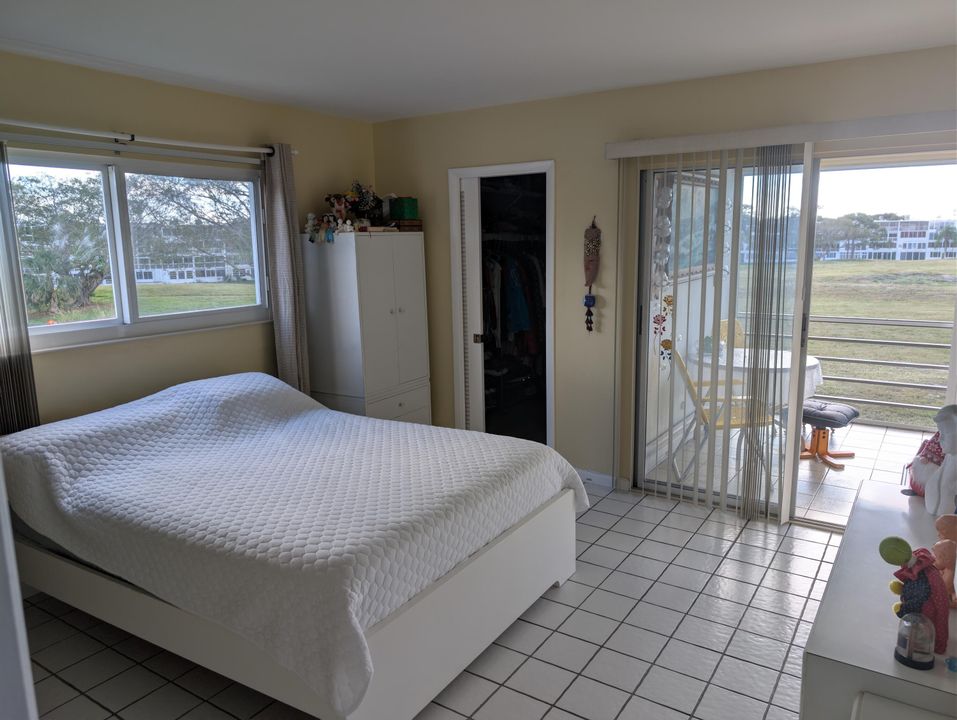 For Sale: $269,000 (2 beds, 2 baths, 1000 Square Feet)