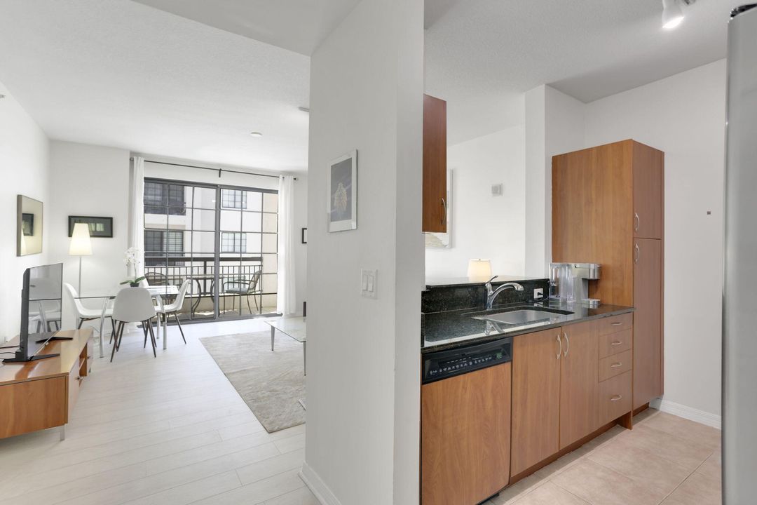 В аренду: $2,300 (1 спален, 1 ванн, 660 Квадратных фут)