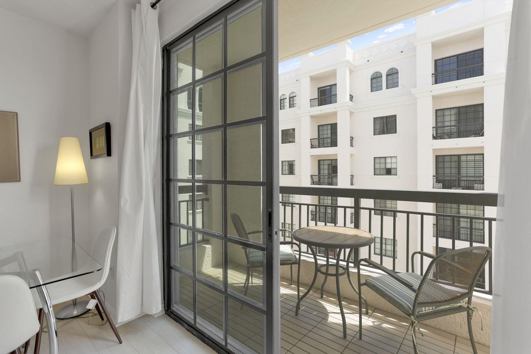 В аренду: $2,300 (1 спален, 1 ванн, 660 Квадратных фут)