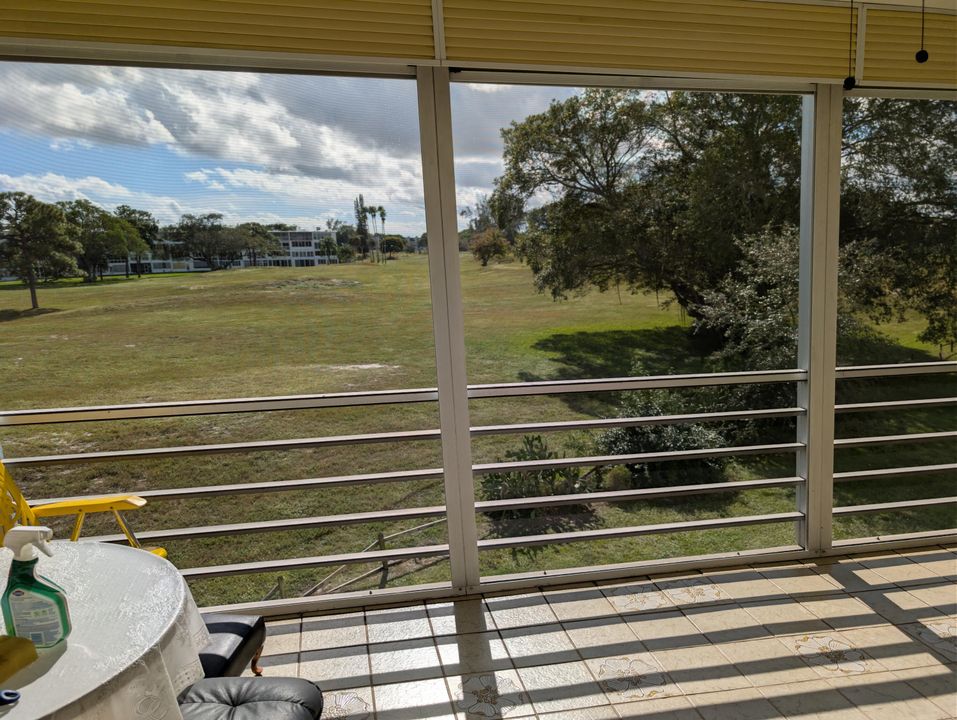 For Sale: $269,000 (2 beds, 2 baths, 1000 Square Feet)