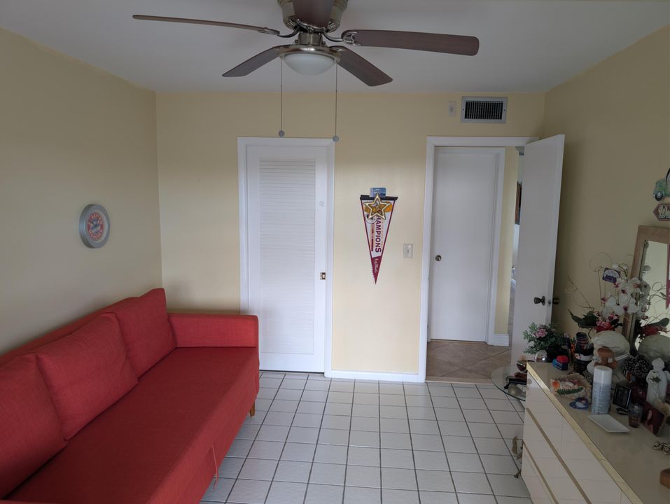 For Sale: $269,000 (2 beds, 2 baths, 1000 Square Feet)