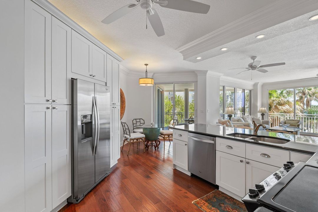 На продажу: $1,575,000 (3 спален, 2 ванн, 2200 Квадратных фут)