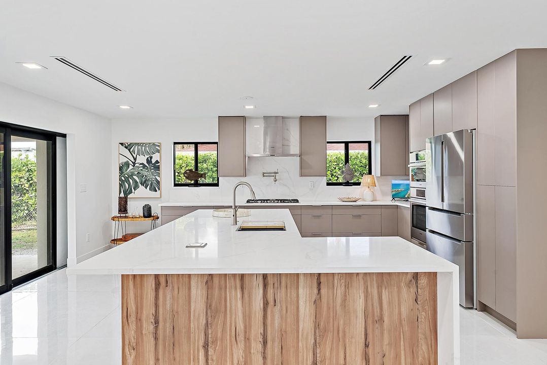 待售: $1,880,000 (3 贝兹, 3 浴室, 2150 平方英尺)