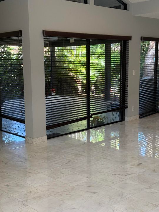 For Sale: $450,000 (2 beds, 2 baths, 1649 Square Feet)