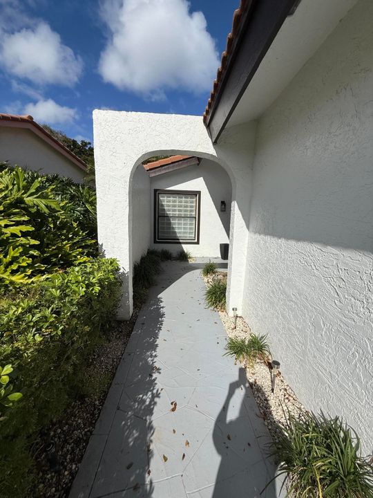 For Sale: $450,000 (2 beds, 2 baths, 1649 Square Feet)