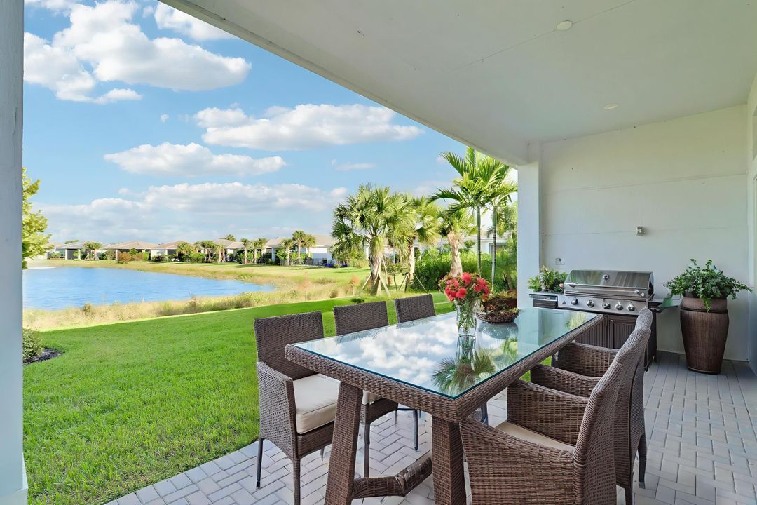 На продажу: $1,097,000 (2 спален, 2 ванн, 2409 Квадратных фут)