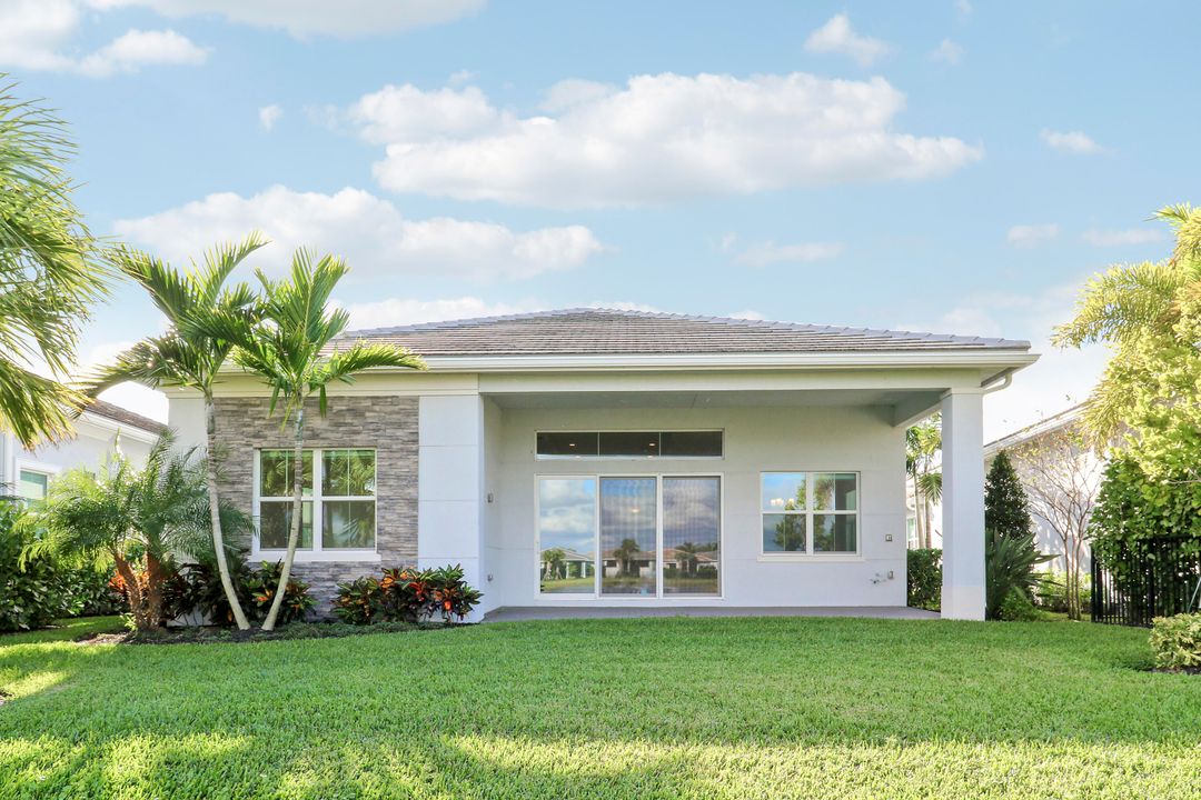 На продажу: $1,097,000 (2 спален, 2 ванн, 2409 Квадратных фут)