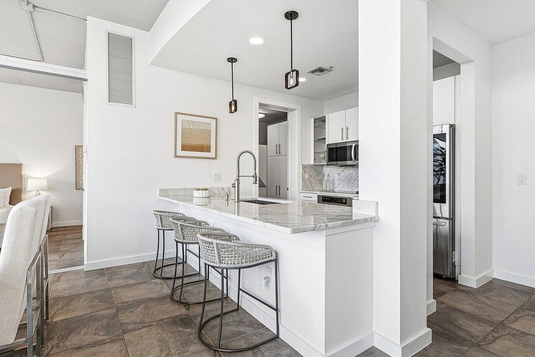 For Sale: $1,199,000 (2 beds, 2 baths, 1343 Square Feet)