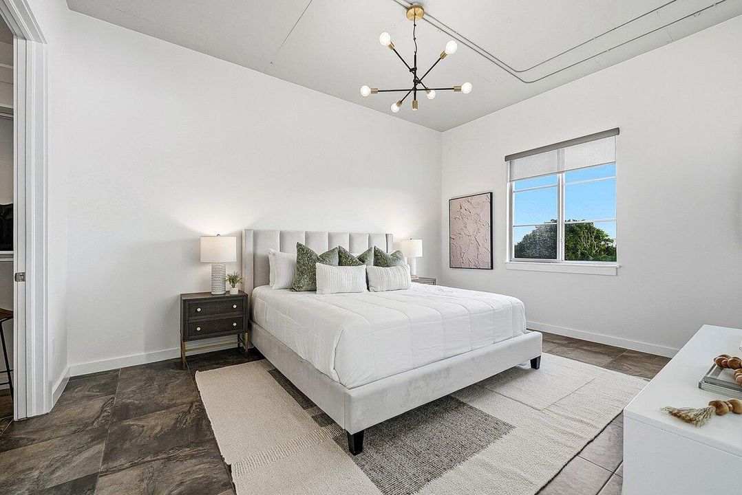 For Sale: $1,199,000 (2 beds, 2 baths, 1343 Square Feet)