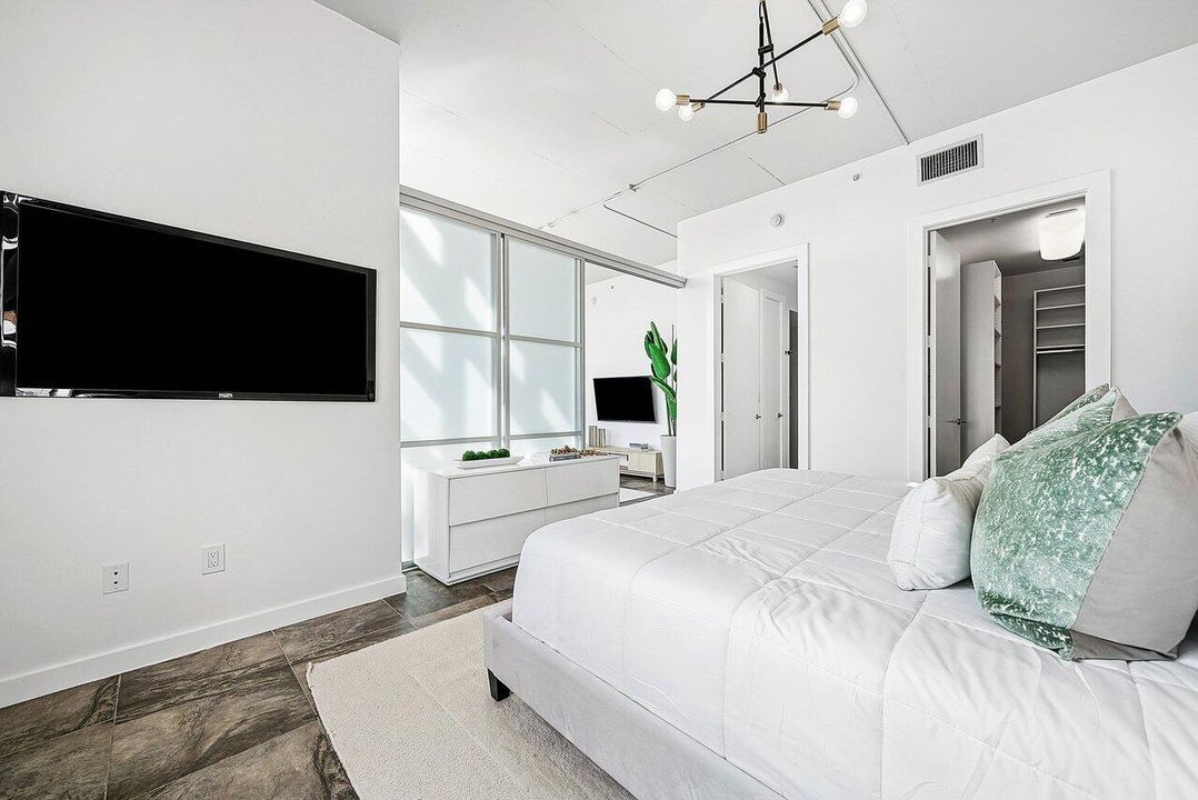 For Sale: $1,199,000 (2 beds, 2 baths, 1343 Square Feet)