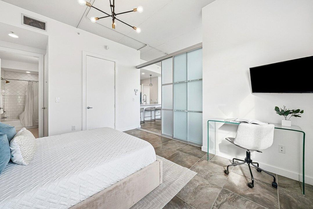 For Sale: $1,199,000 (2 beds, 2 baths, 1343 Square Feet)