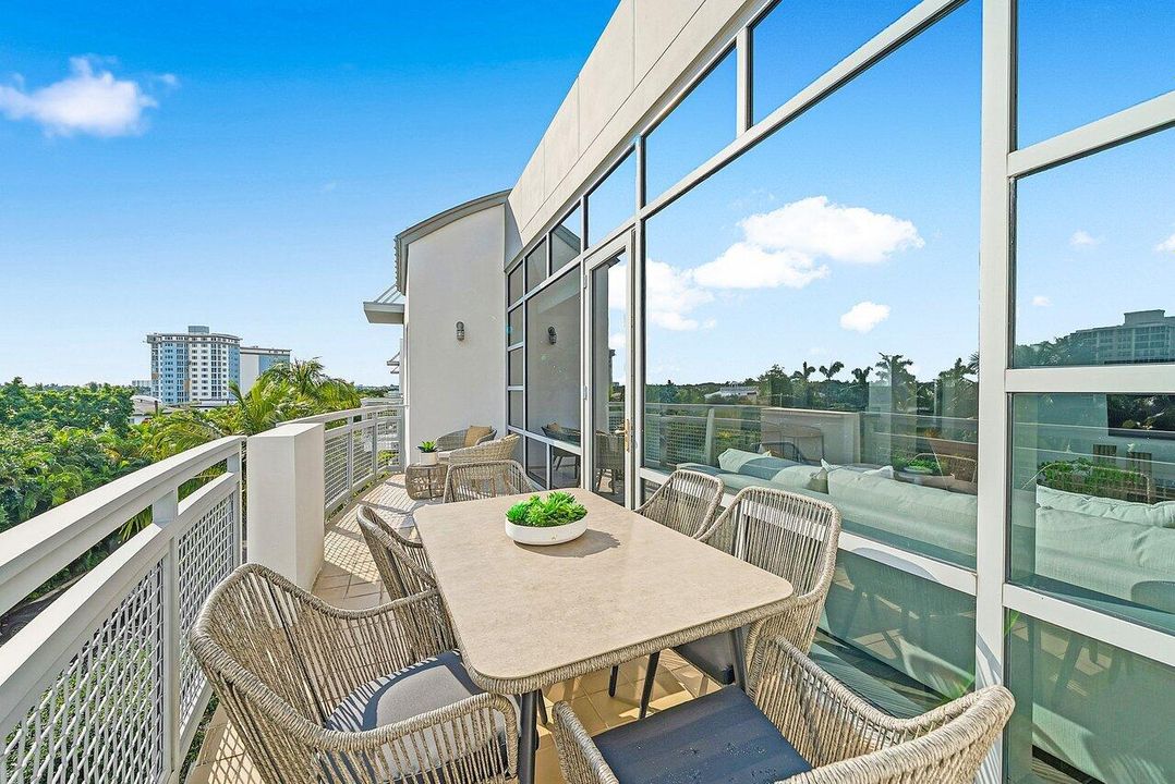 For Sale: $1,199,000 (2 beds, 2 baths, 1343 Square Feet)