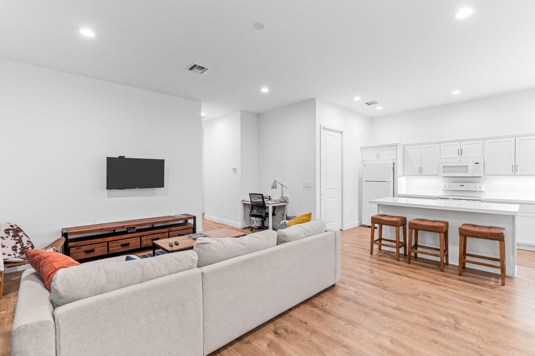 На продажу: $10,975,000 (11 спален, 8 ванн, 5981 Квадратных фут)