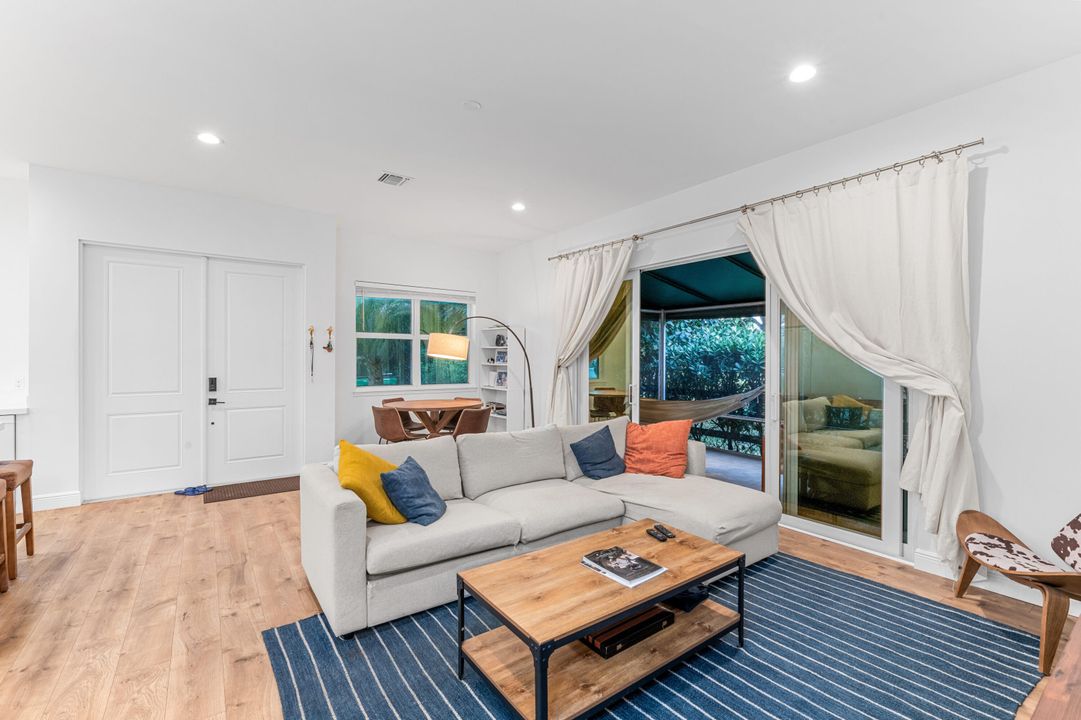 На продажу: $10,975,000 (11 спален, 8 ванн, 5981 Квадратных фут)