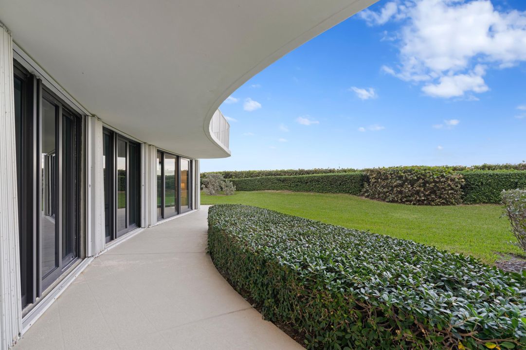 For Sale: $2,255,000 (3 beds, 2 baths, 2119 Square Feet)