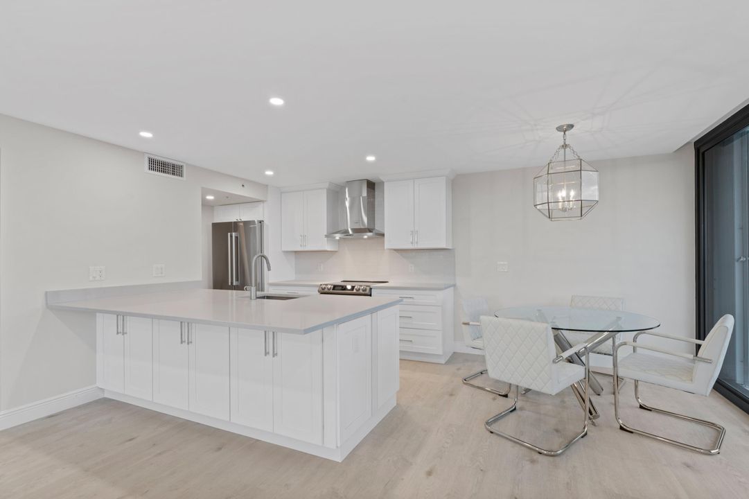 For Sale: $2,255,000 (3 beds, 2 baths, 2119 Square Feet)