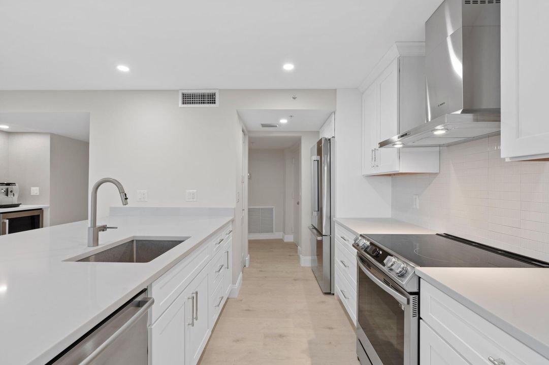 For Sale: $2,255,000 (3 beds, 2 baths, 2119 Square Feet)