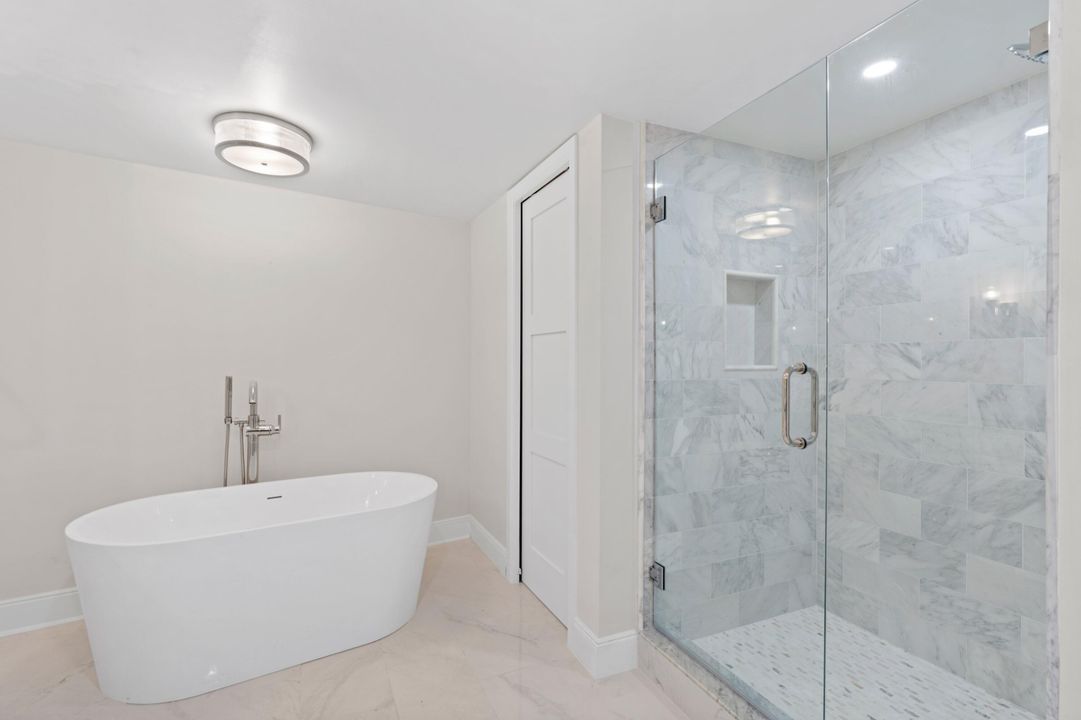 For Sale: $2,255,000 (3 beds, 2 baths, 2119 Square Feet)