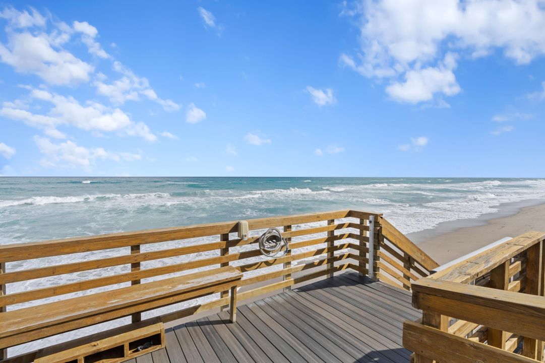 For Sale: $2,255,000 (3 beds, 2 baths, 2119 Square Feet)