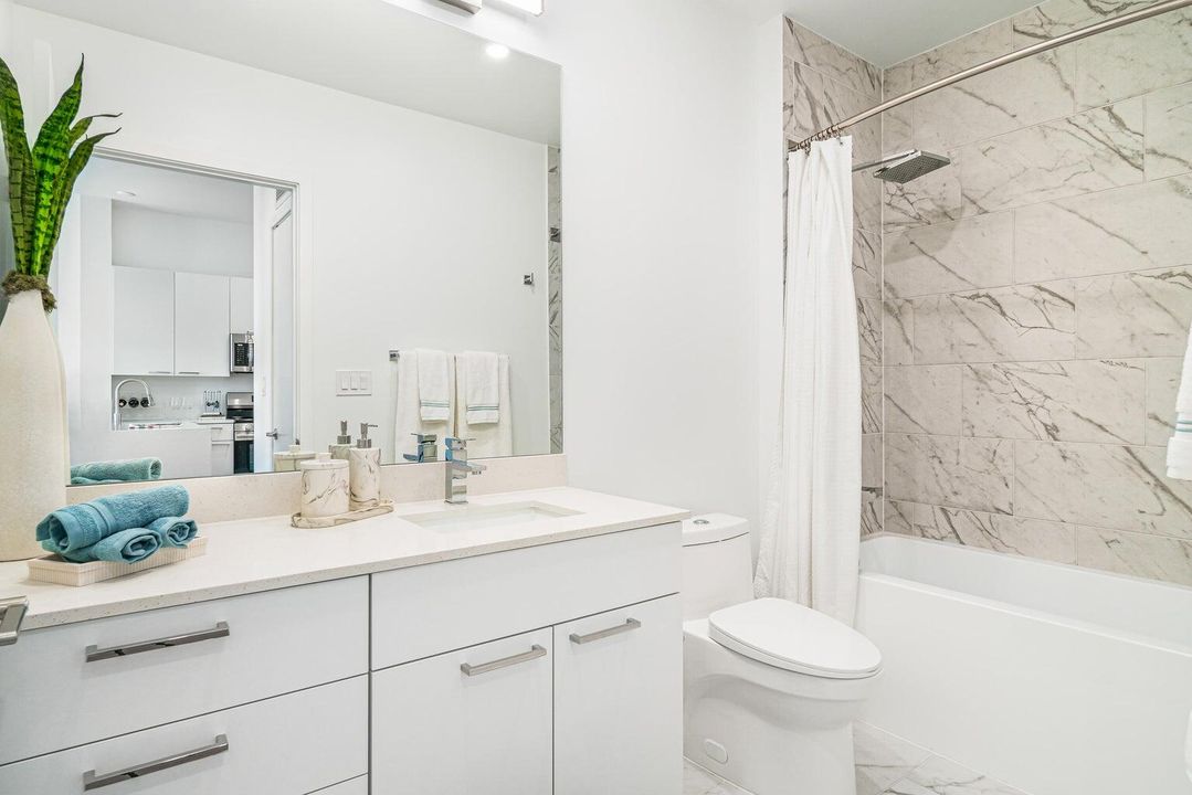 For Rent: $2,260 (1 beds, 1 baths, 700 Square Feet)