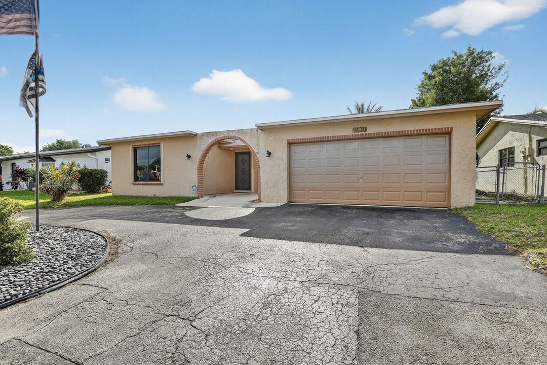 For Sale: $590,000 (3 beds, 2 baths, 1580 Square Feet)