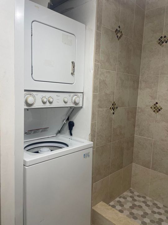 В аренду: $1,800 (2 спален, 2 ванн, 910 Квадратных фут)