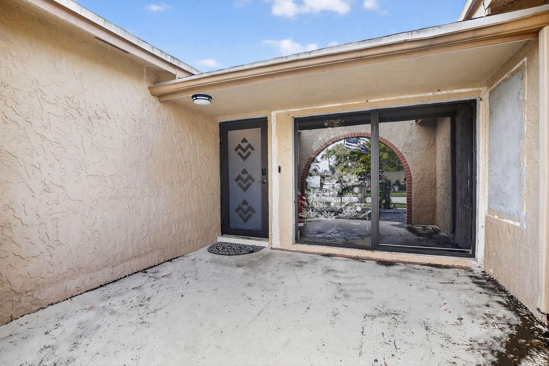 For Sale: $590,000 (3 beds, 2 baths, 1580 Square Feet)