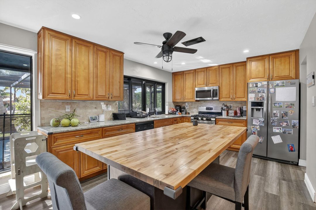 For Sale: $590,000 (3 beds, 2 baths, 1580 Square Feet)