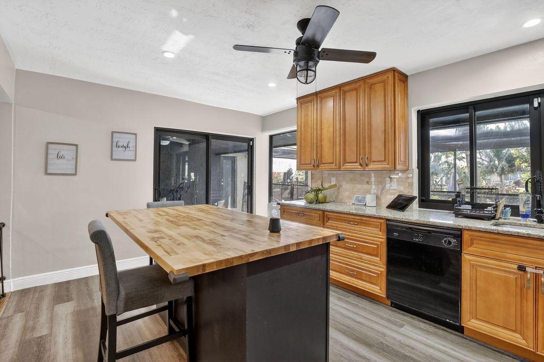 For Sale: $590,000 (3 beds, 2 baths, 1580 Square Feet)