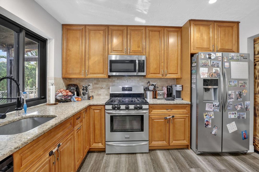 For Sale: $590,000 (3 beds, 2 baths, 1580 Square Feet)