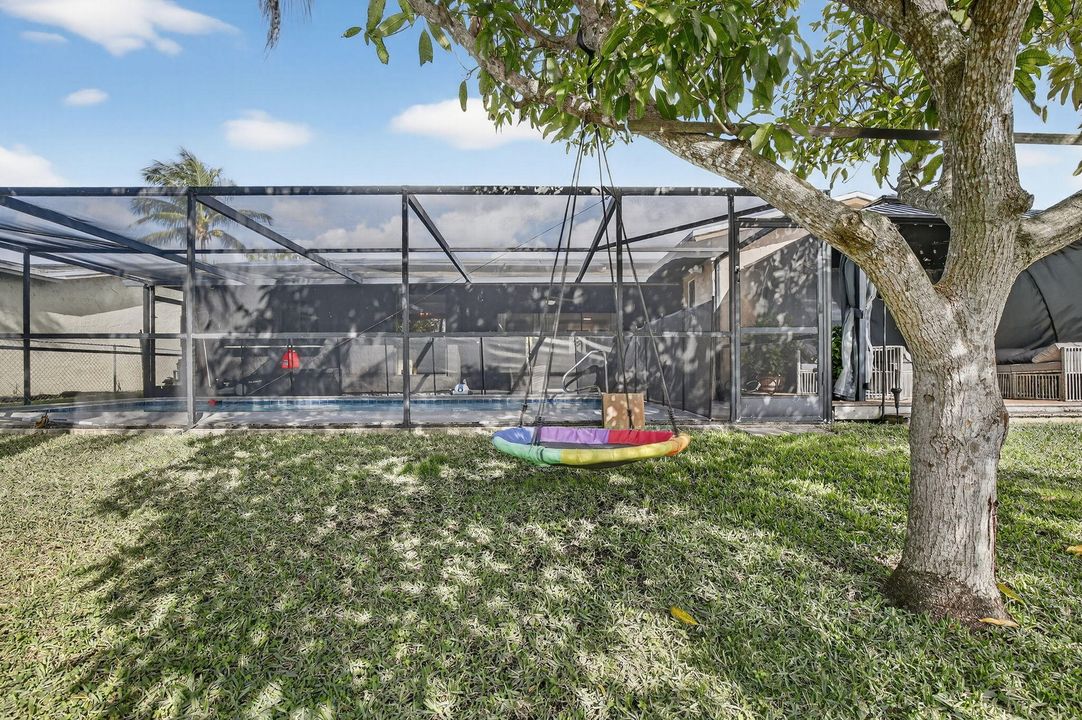 For Sale: $590,000 (3 beds, 2 baths, 1580 Square Feet)