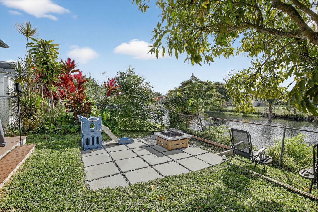 For Sale: $590,000 (3 beds, 2 baths, 1580 Square Feet)