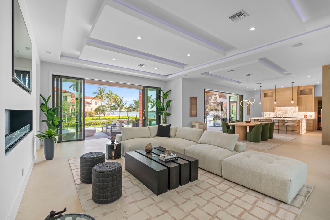 For Sale: $12,250,000 (5 beds, 6 baths, 7210 Square Feet)